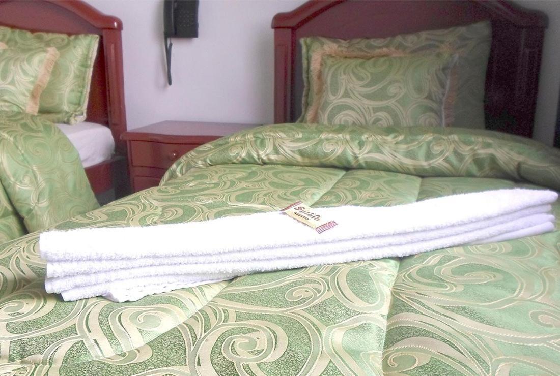 Hotel Los Balcones Bogota Bagian luar foto